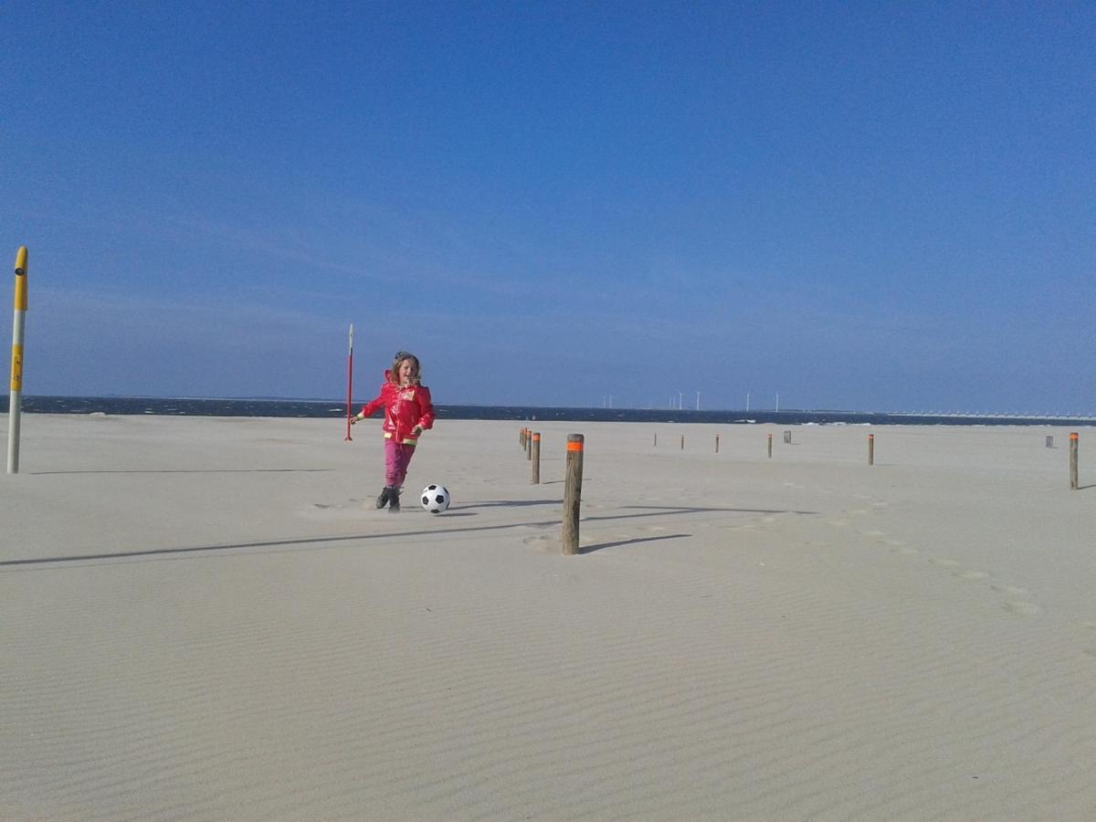 Comfortabel Vakantiehuis Aan Zee En Meer ! Kamperland Exteriér fotografie